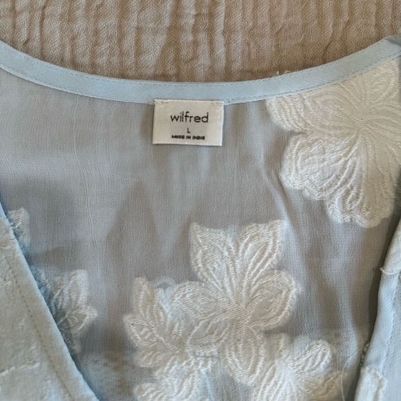 Wilfred Aritzia Light Blue Button down Blouse - Picture 6 of 6